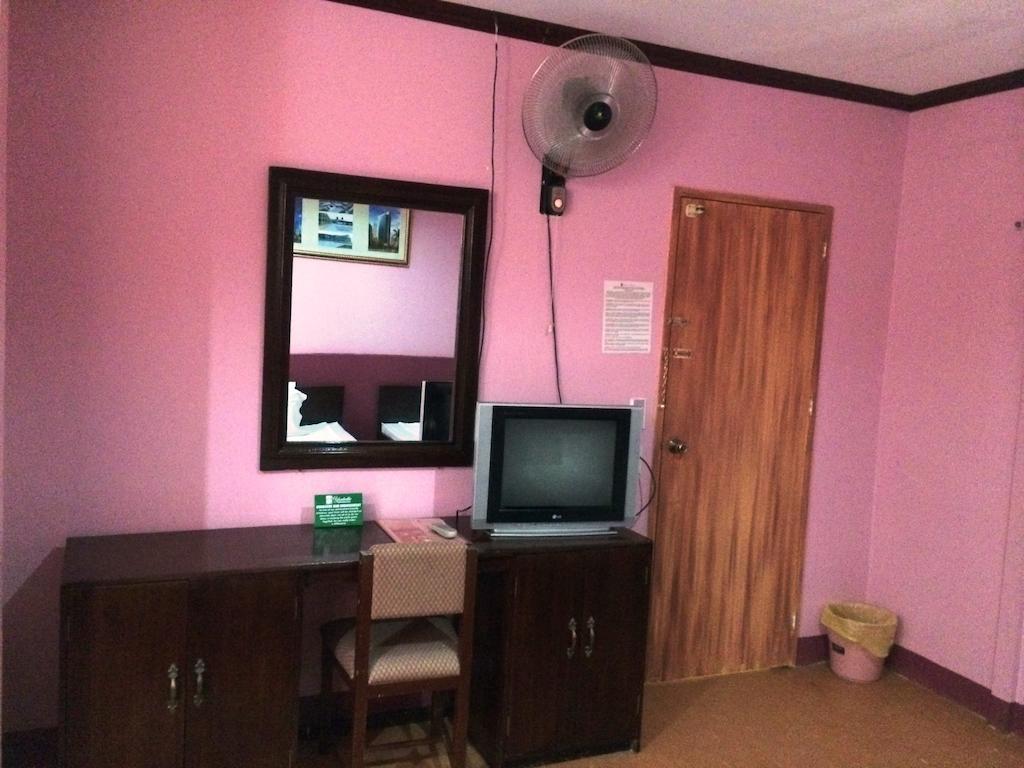 Ysabelle Mansion Bed & Breakfast Puerto Princesa Exterior photo